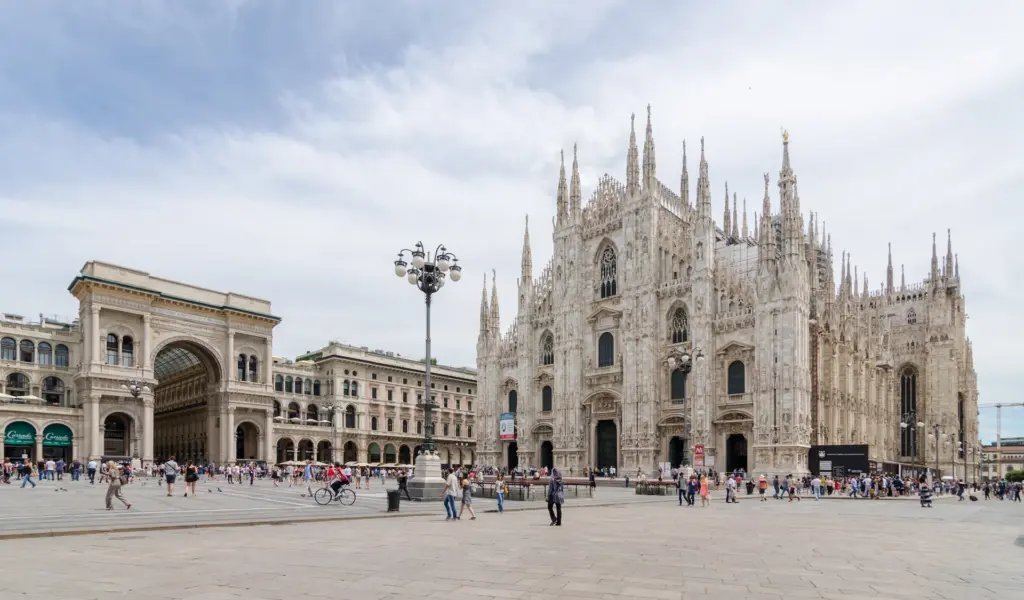 Servizio di pulizia divani a Milano e provincia